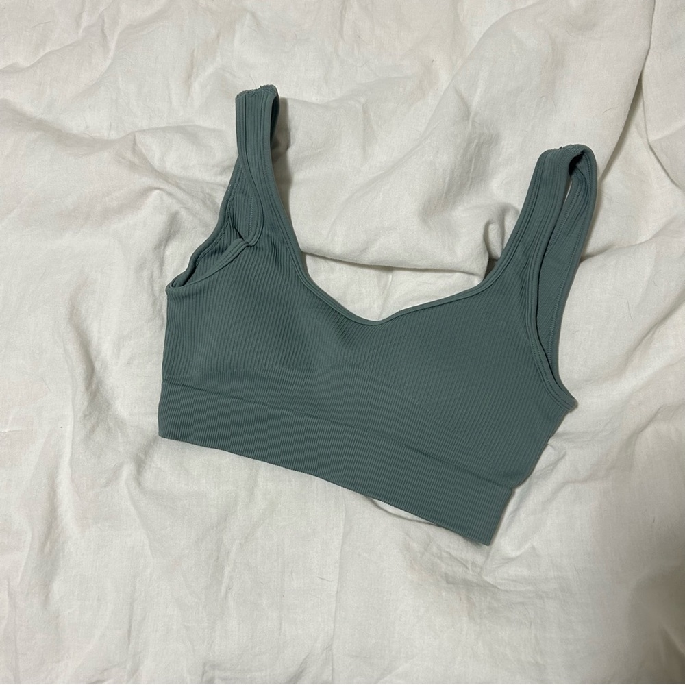Ribbed green sports bra